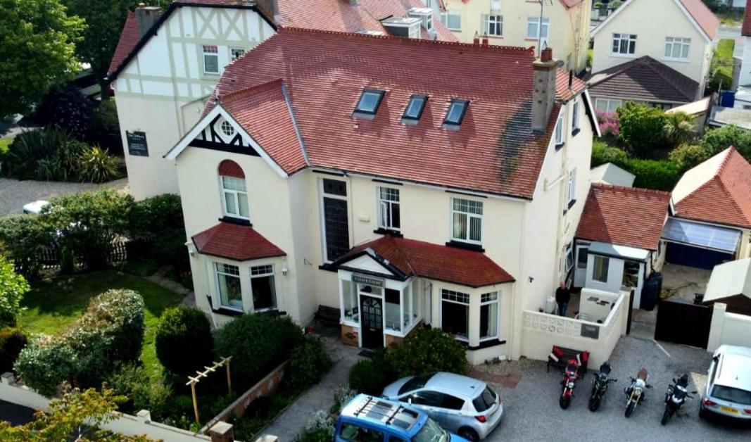Cleave Court Guest House 랜디드노 외부 사진